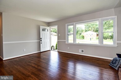 8913 Lagrange St, Lorton, VA 22079 - photo 3