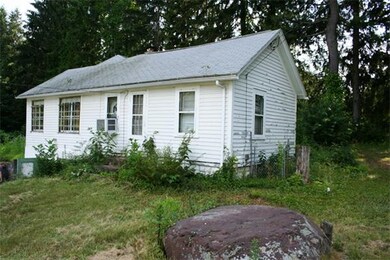 1265 Amostown Rd, West Springfield, MA 01089 - photo 3