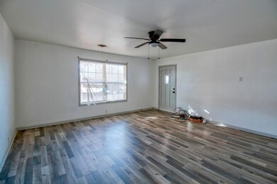 725 W Brock St, Denison, TX 75020 - photo 7