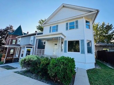 106 E 8th St, Muscatine, IA 52761 - photo 2