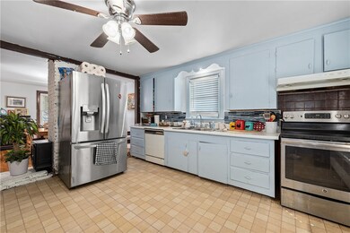 78 Stearns St, Pawtucket, RI 02861 - photo 2