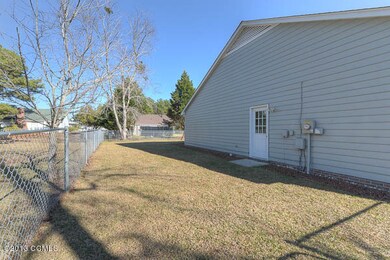 110 Old Post Ct, Jacksonville, NC 28546 - photo 2