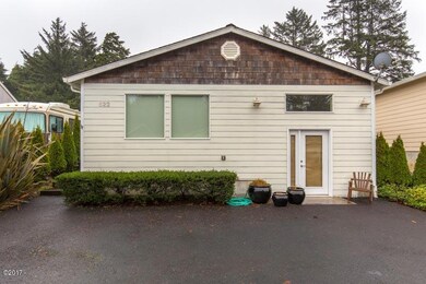 522 SE Neptune Ave, Lincoln City, OR 97367 - photo 2