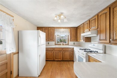 Sunny and bright kitchen