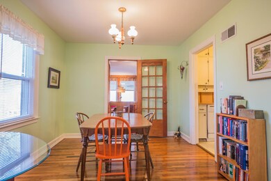 806 West Blvd N Columbia MO-large-008-69