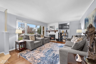 463 Colonial Ct, Grosse Pointe Farms, MI 48236 - photo 5