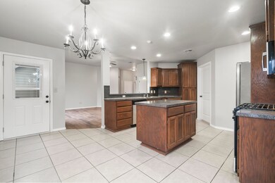 704 S Muskogee Ave, Claremore, OK 74017 - photo 3