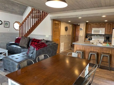 2805 FORREST DINING and KITCHEN