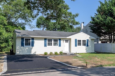 15 Maple St, Wyandanch, NY 11798 - photo 2