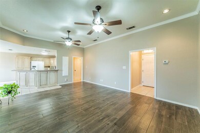 813 Cherry Ln, Springtown, TX 76082 - photo 3