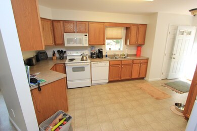 931 Swamp Rd, Hunlock Creek, PA 18621 - photo 5