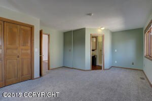 2211 Yorkshire Ln, Anchorage, AK 99504 - photo 4