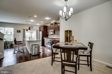 9062 Isabel Ln, Manassas Park, VA 20111 - photo 6