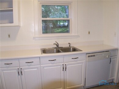 Nice clean kitchen with newer ceiling and laminate