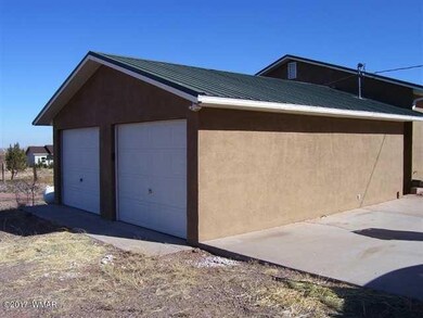 895 W 10th S