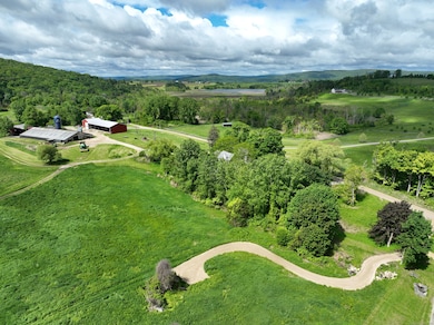 14 Red Mountain Rd unit 20, Lakeville, CT 06039 - photo 5