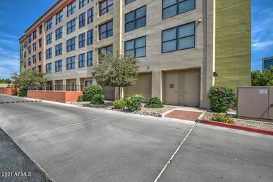EXTERIOR 5