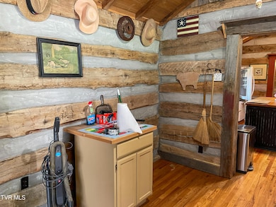 15445 Coventry Ln, Glade Spring, VA 24340 - photo 6