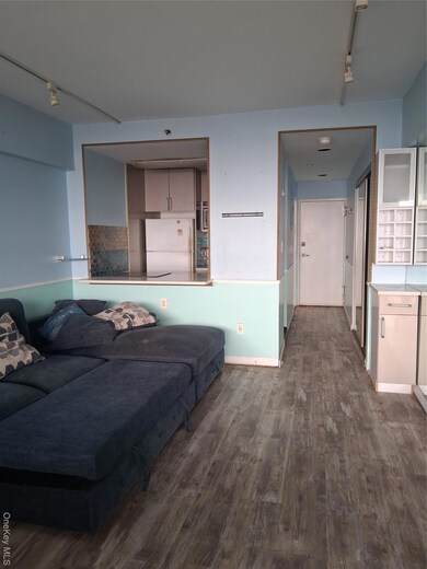 250 Shore Rd unit 2D, Long Beach, NY 11561 - photo 5