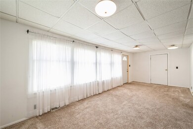 435 Forest Dr SE, Cedar Rapids, IA 52403 - photo 4