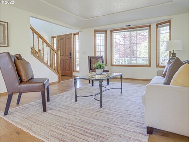 Living Room/Entrance