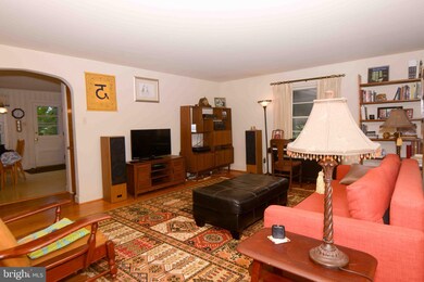 423 N Colonial Dr, Hagerstown, MD 21742 - photo 4