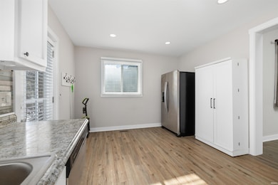 429 N Broadway St, Butler, IN 46721 - photo 6