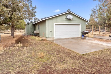 23041 Bronco Ct, Bend, OR 97701 - photo 2