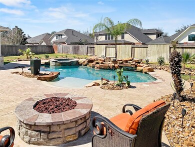 Back yard oasis with firepit/outdoor kitchen/saltwater gunite pool with spa