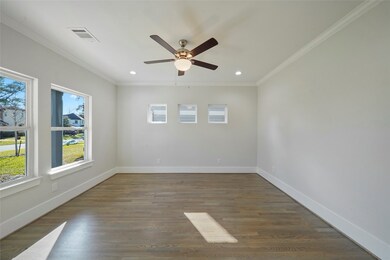 1426 Chamboard Ln, Houston, TX 77018 - photo 7