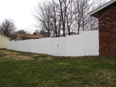 Attractive Vinyl Fencing