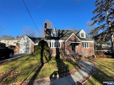 113 E Cedar Ln, Teaneck, NJ 07666 - photo 2