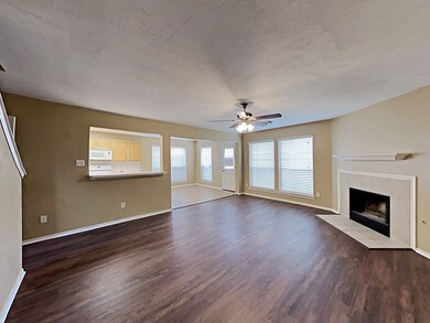 5313 Balmorhea Dr, Pearland, TX 77584 - photo 2