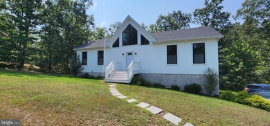 249 Fairview Oaks Ln, Berkeley Springs, WV 25411 - photo 2