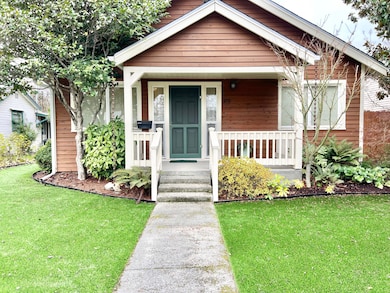 375 SW L St, Grants Pass, OR 97526 - photo 2