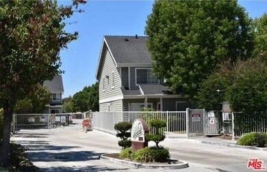 Laurelwood Entry