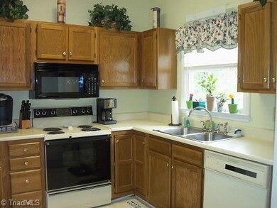 3707 Cameron Terrace, High Point, NC 27265 - photo 5