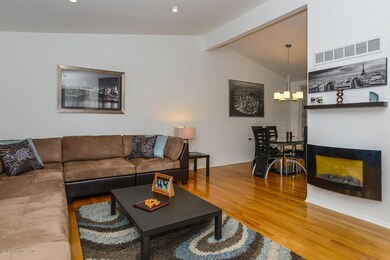008_Living Room