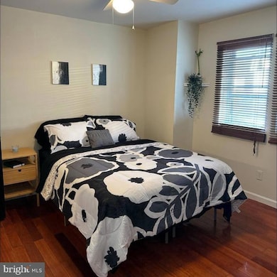 2442 S Philip St, Philadelphia, PA 19148 - photo 4