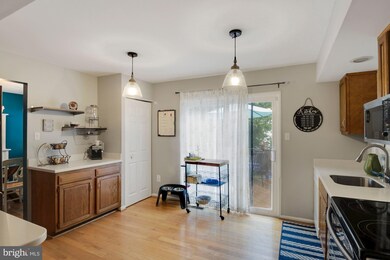 9413 Glen Ridge Dr, Laurel, MD 20723 - photo 6