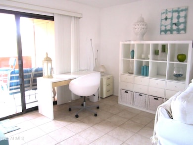 11 413 WORKSPACE WITH OUTDOOR VIEWS