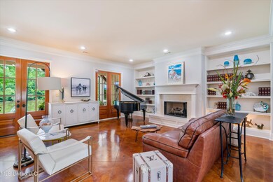 04-4624 Eiffel Ln-4