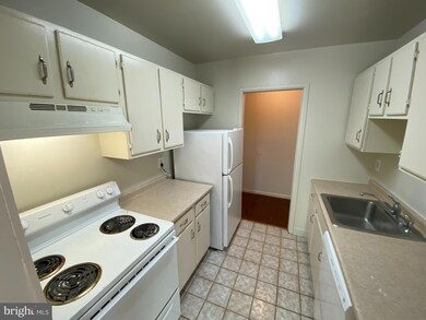 7585 Margate Ct unit 204, Manassas, VA 20109 - photo 4