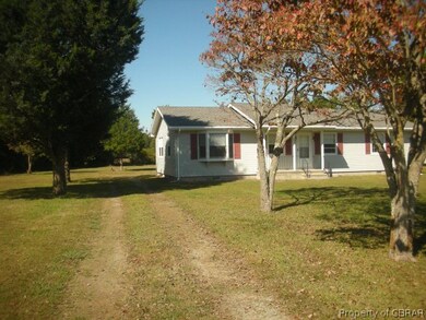 Entrance/Driveway