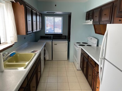 1401 E Oakton St unit 1R, Des Plaines, IL 60018 - photo 6