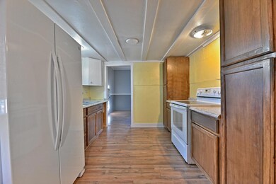 114 N 8th St, Central Point, OR 97502 - photo 6