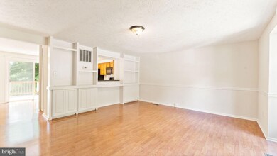 4913 Sugar Maple Ln, Dumfries, VA 22025 - photo 7