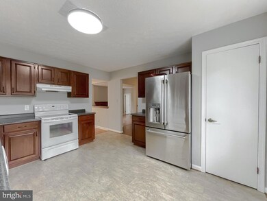 23230 Hickory Nut Dr, California, MD 20619 - photo 3