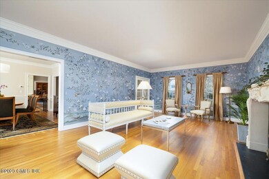 04-335 Hycliff Terrace Interior-12