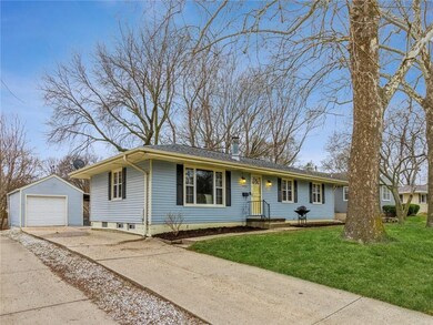 2924 Vine St, West Des Moines, IA 50265 - photo 2